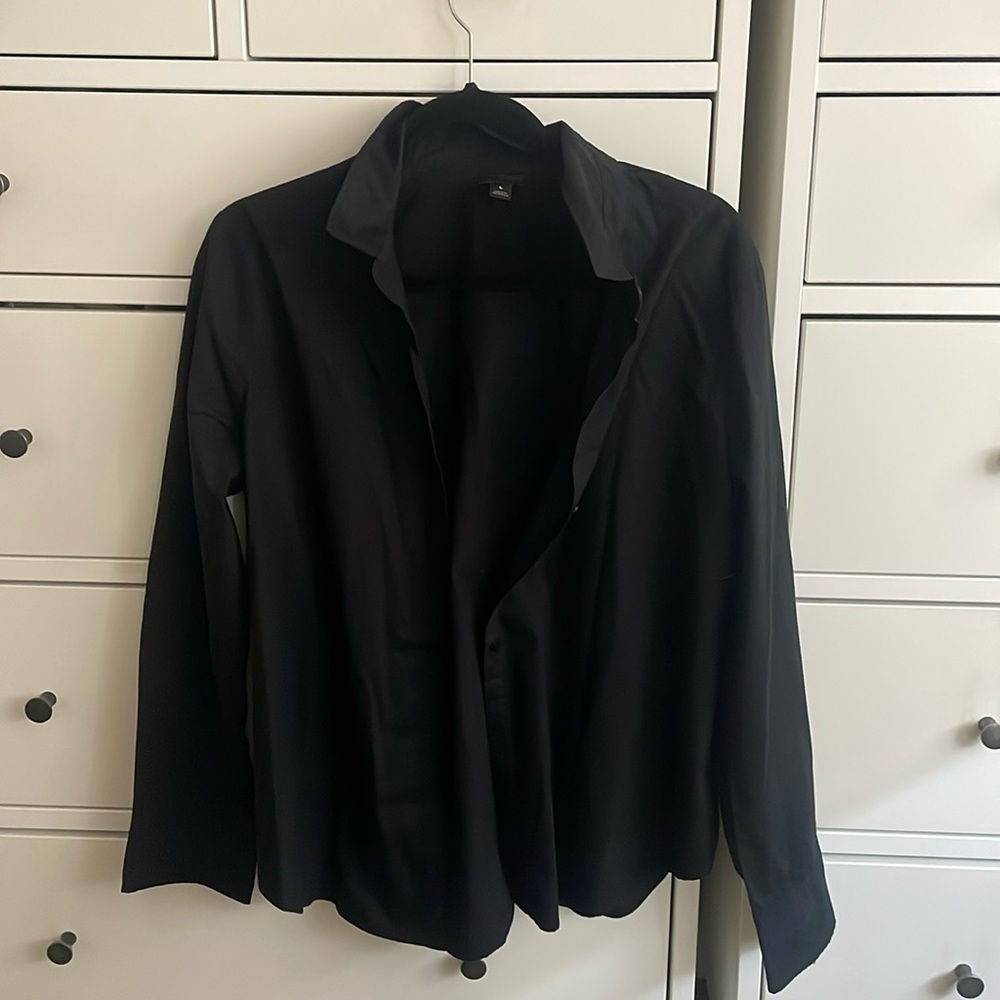 Worthington Black Button Down shirt EUC